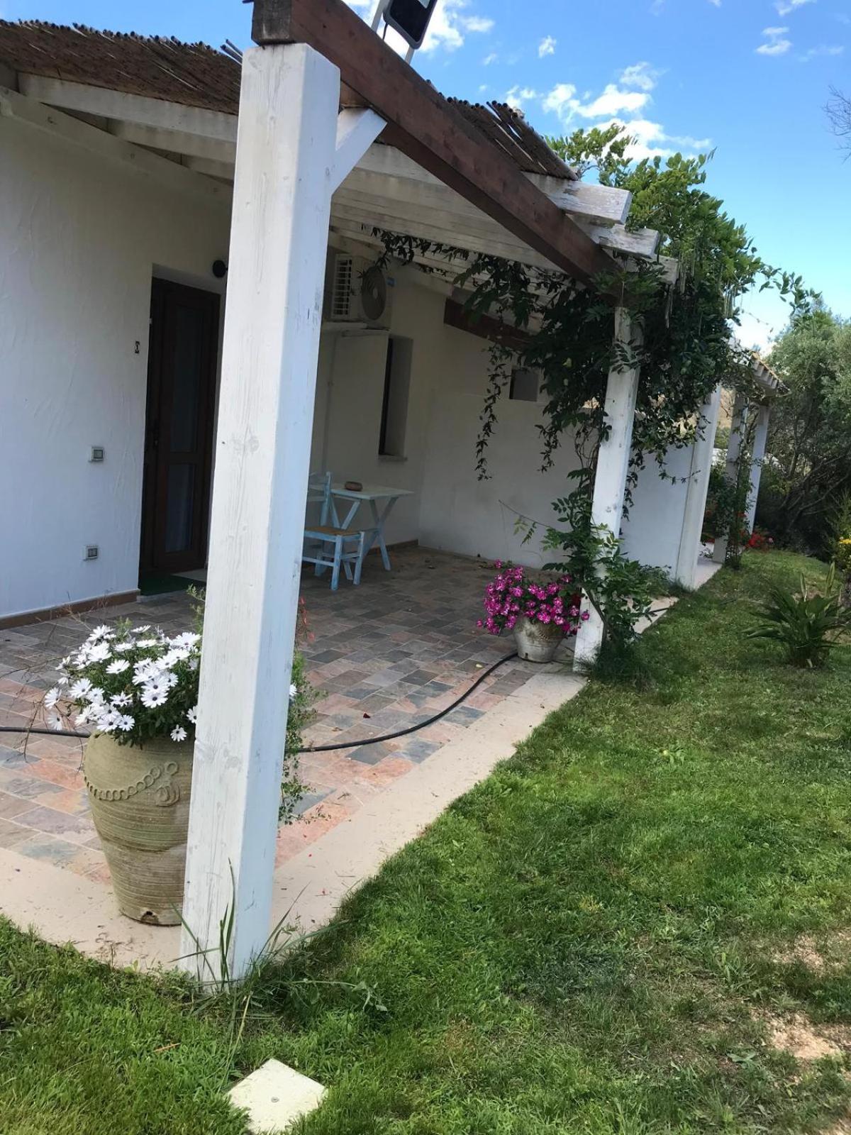 La Fragola In Campagna 6 K M Da San Pantaleo Hotel Exterior foto